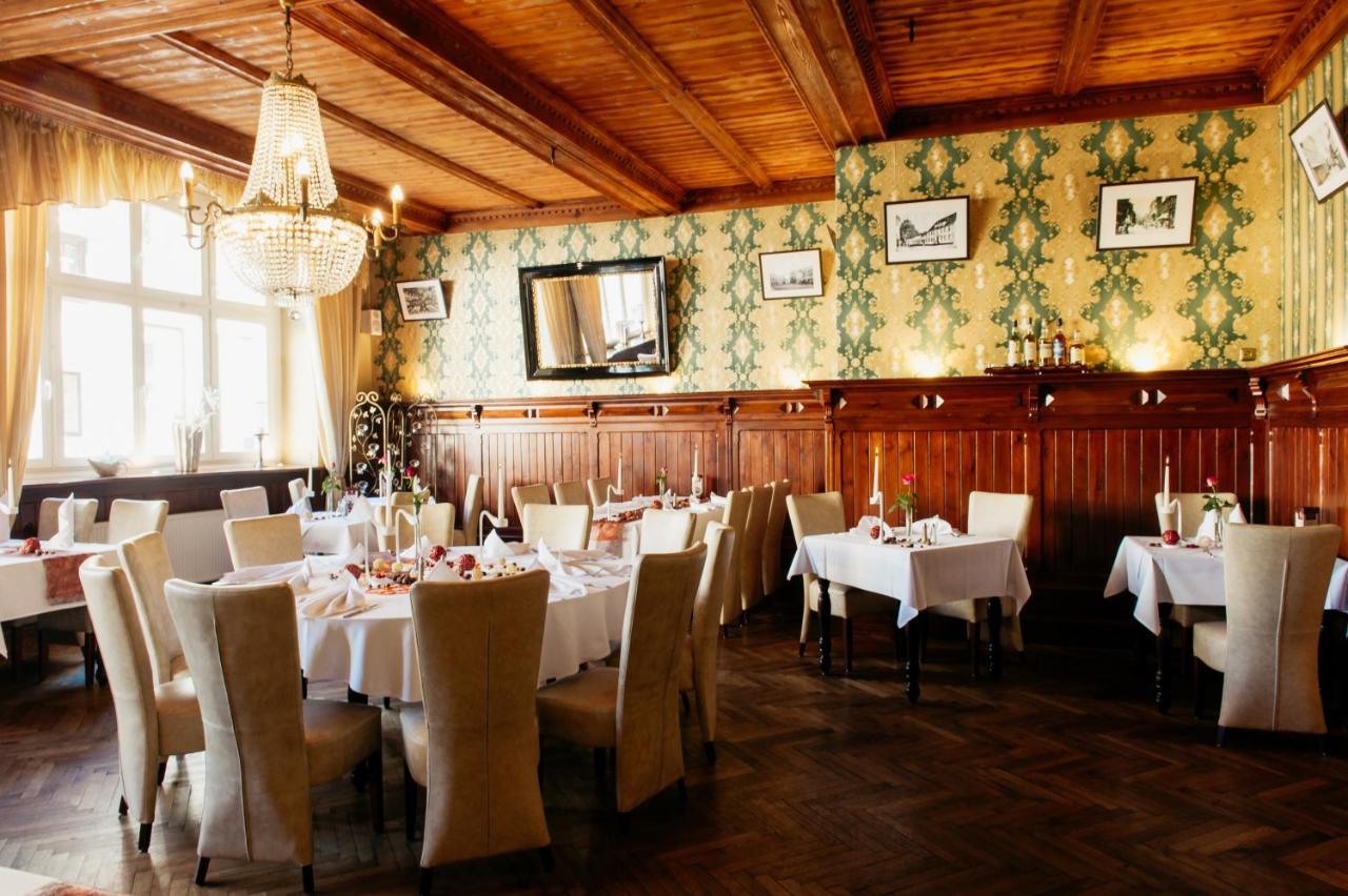 Hotel & Restaurant "Deutscher Kaiser" 페를레베르크 외부 사진