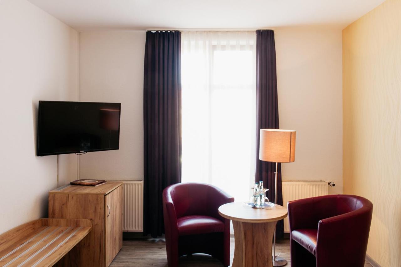 Hotel & Restaurant "Deutscher Kaiser" 페를레베르크 외부 사진