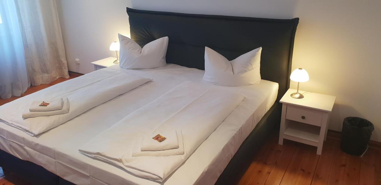 Hotel & Restaurant "Deutscher Kaiser" 페를레베르크 외부 사진
